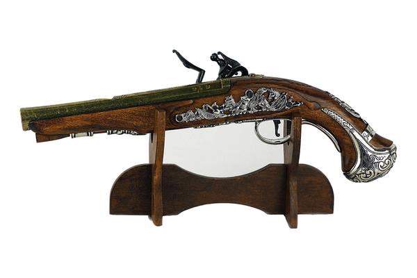 Colonial Pistol Stand