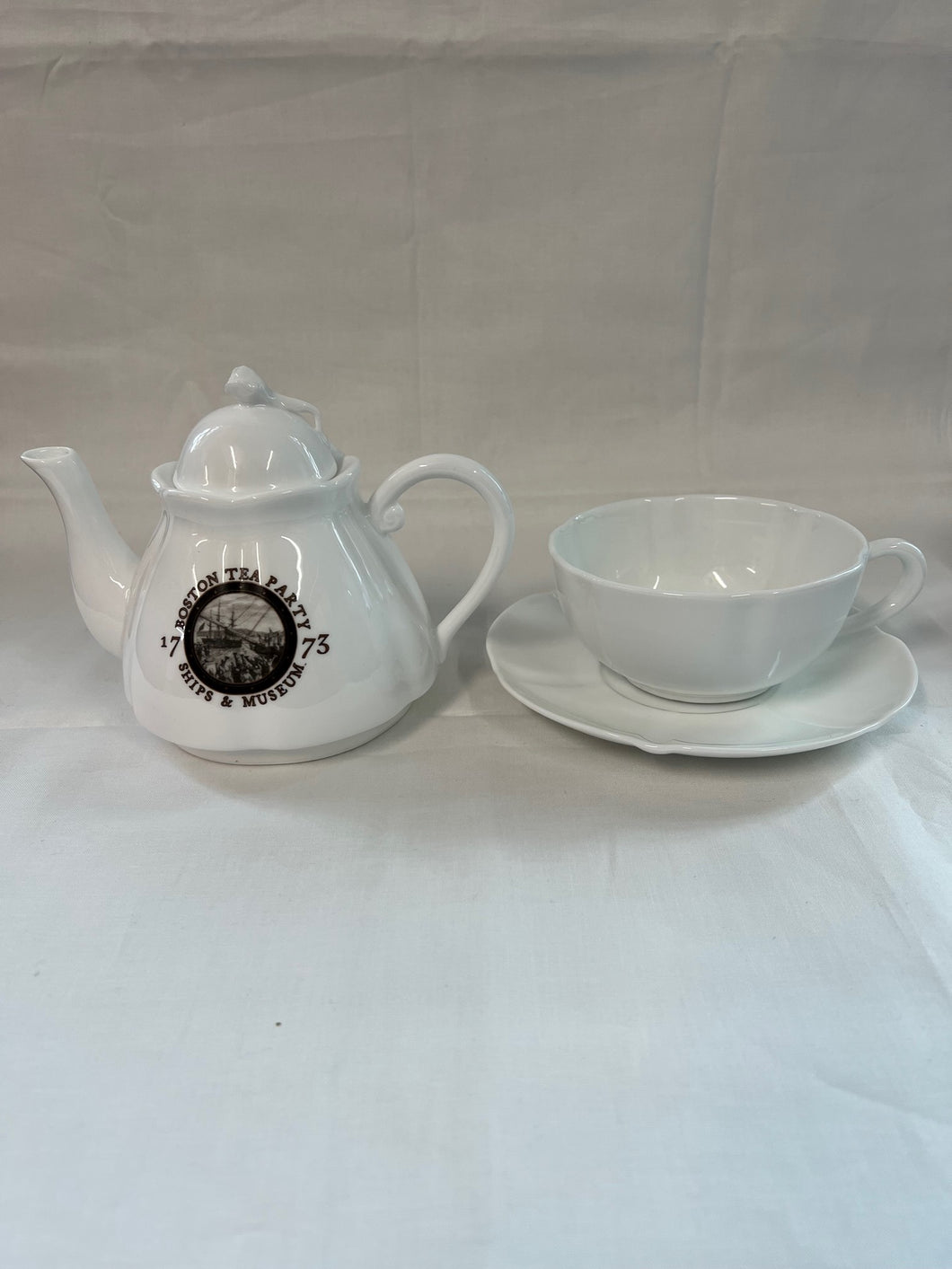 Teapot – This & That Props Inc